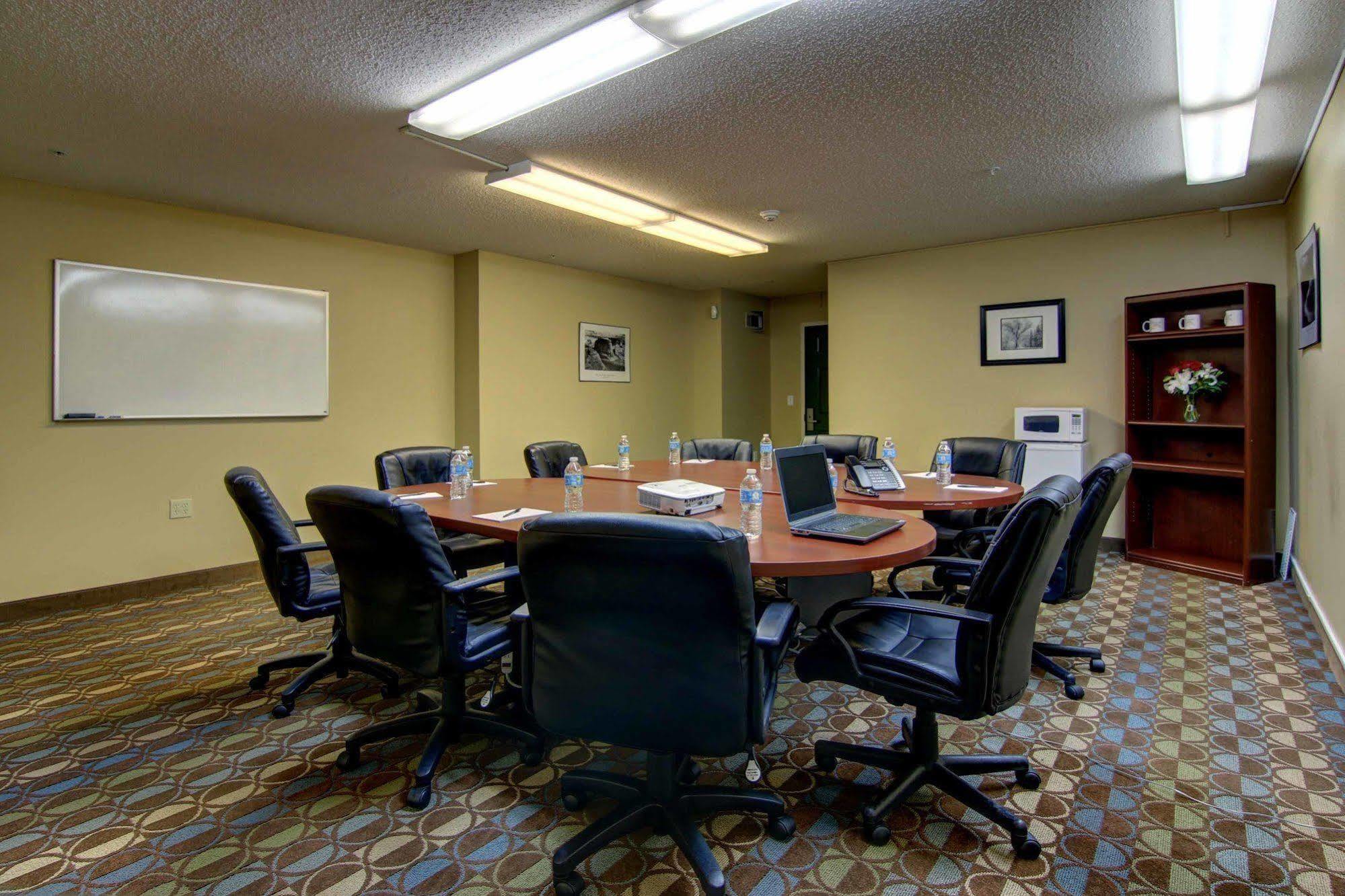 Intown Suites Extended Stay Marietta Ga - Roswell Rd Eksteriør billede