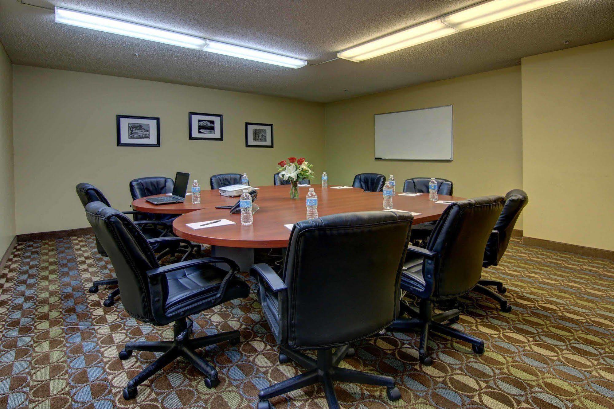 Intown Suites Extended Stay Marietta Ga - Roswell Rd Eksteriør billede